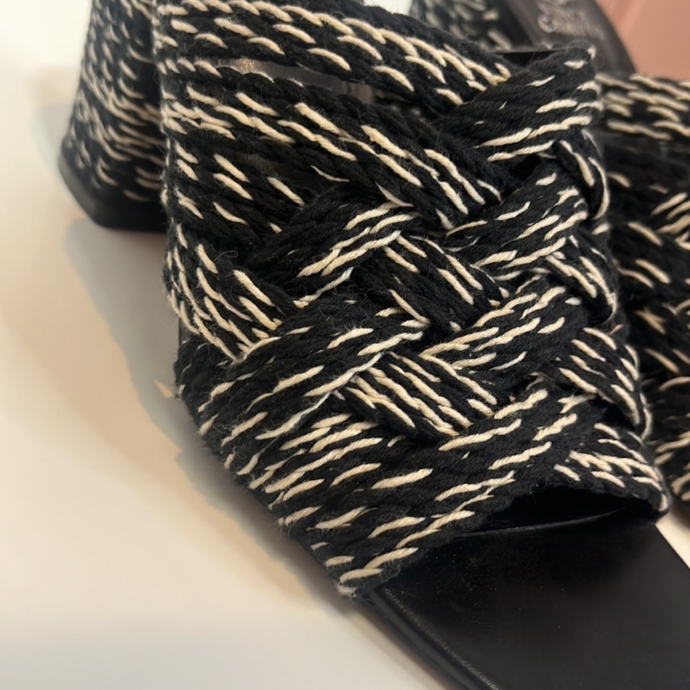 Vince Camuto Carindil Woven Mule Black/White 8 - Picture 5 of 9